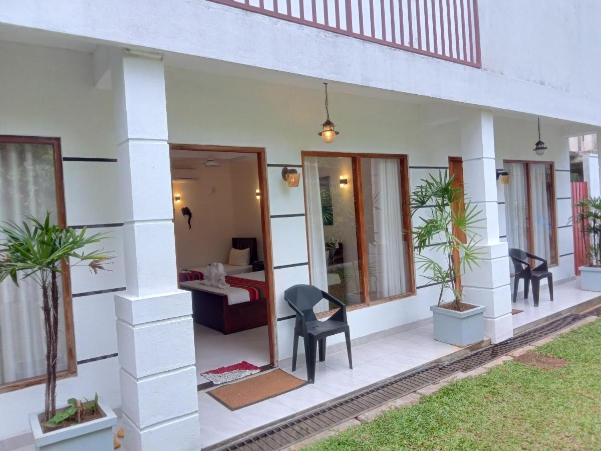 אודוואלאווה Elephant Park Family Bungalow מראה חיצוני תמונה