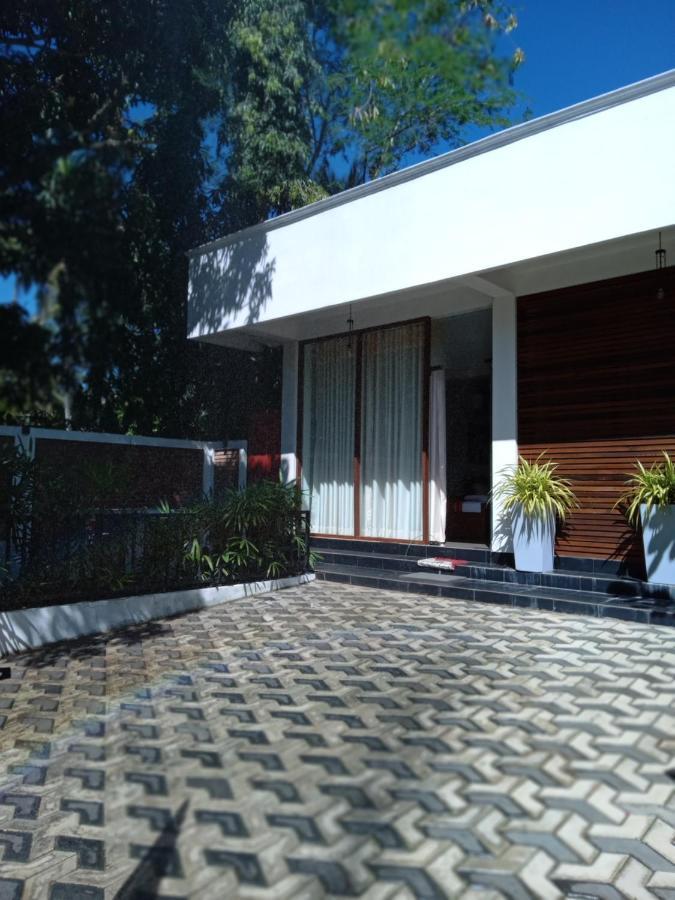 אודוואלאווה Elephant Park Family Bungalow מראה חיצוני תמונה