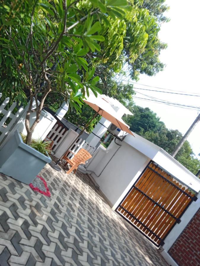 אודוואלאווה Elephant Park Family Bungalow מראה חיצוני תמונה