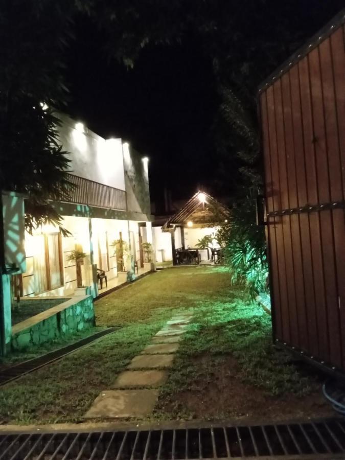 אודוואלאווה Elephant Park Family Bungalow מראה חיצוני תמונה