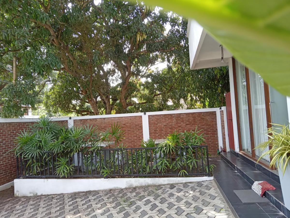 אודוואלאווה Elephant Park Family Bungalow מראה חיצוני תמונה