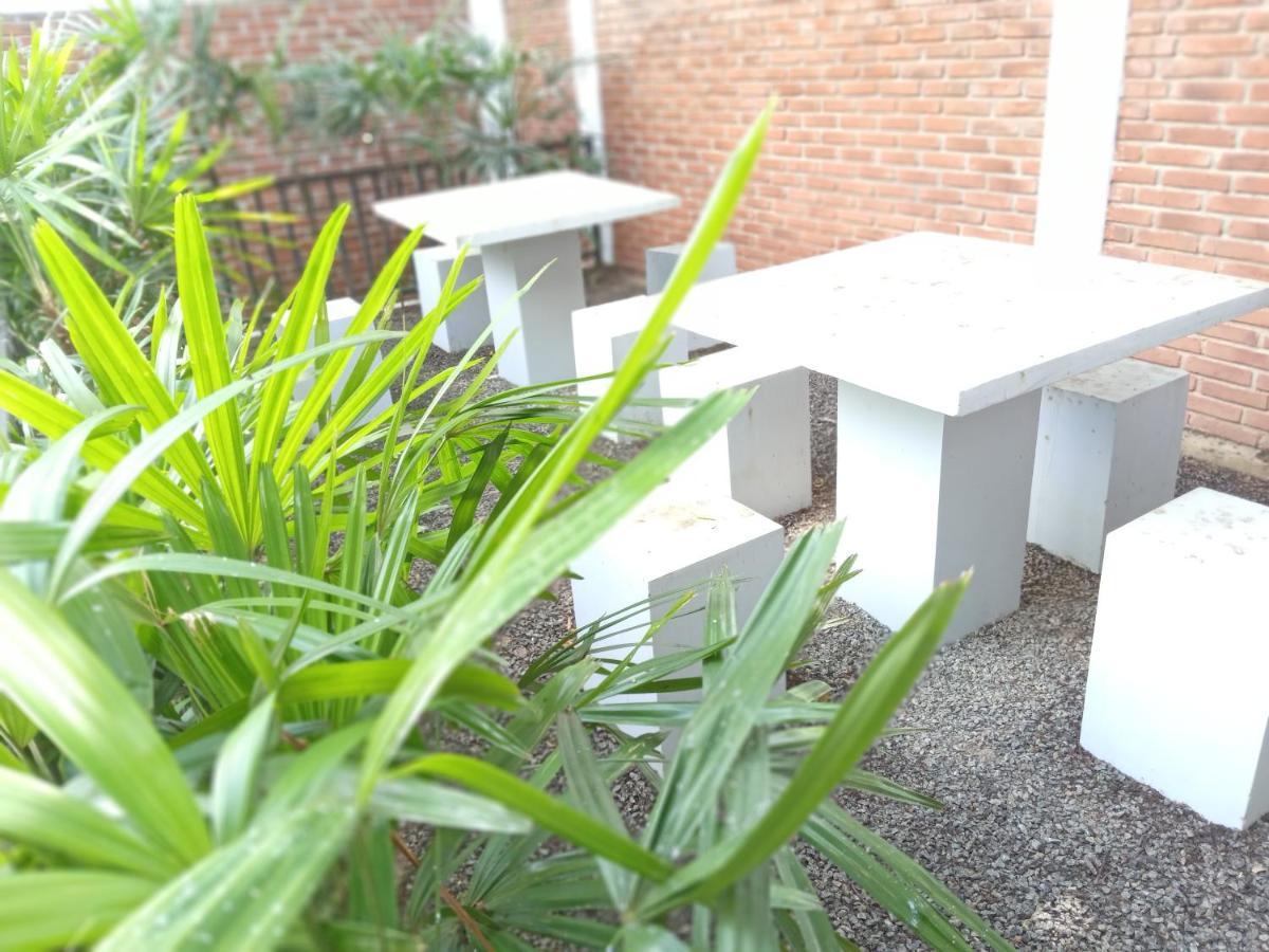 אודוואלאווה Elephant Park Family Bungalow מראה חיצוני תמונה