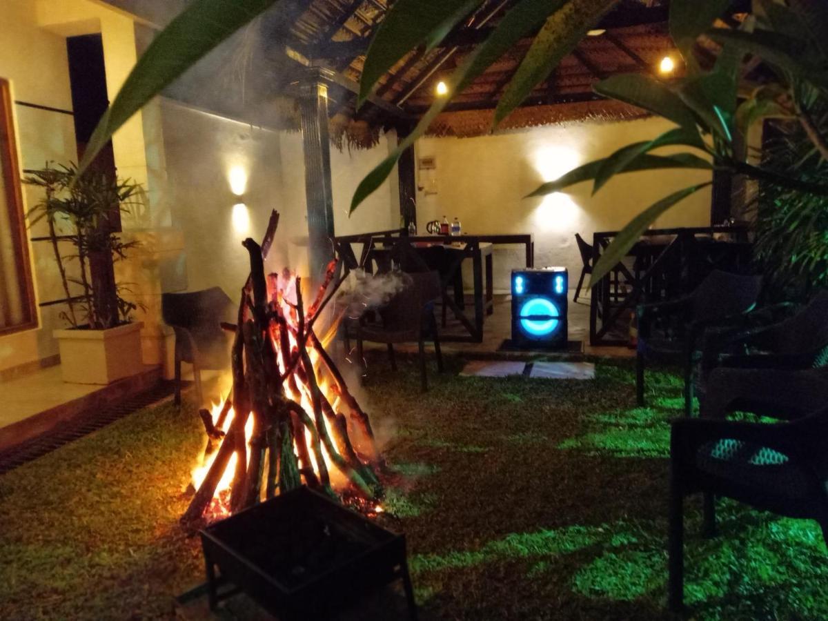 אודוואלאווה Elephant Park Family Bungalow מראה חיצוני תמונה