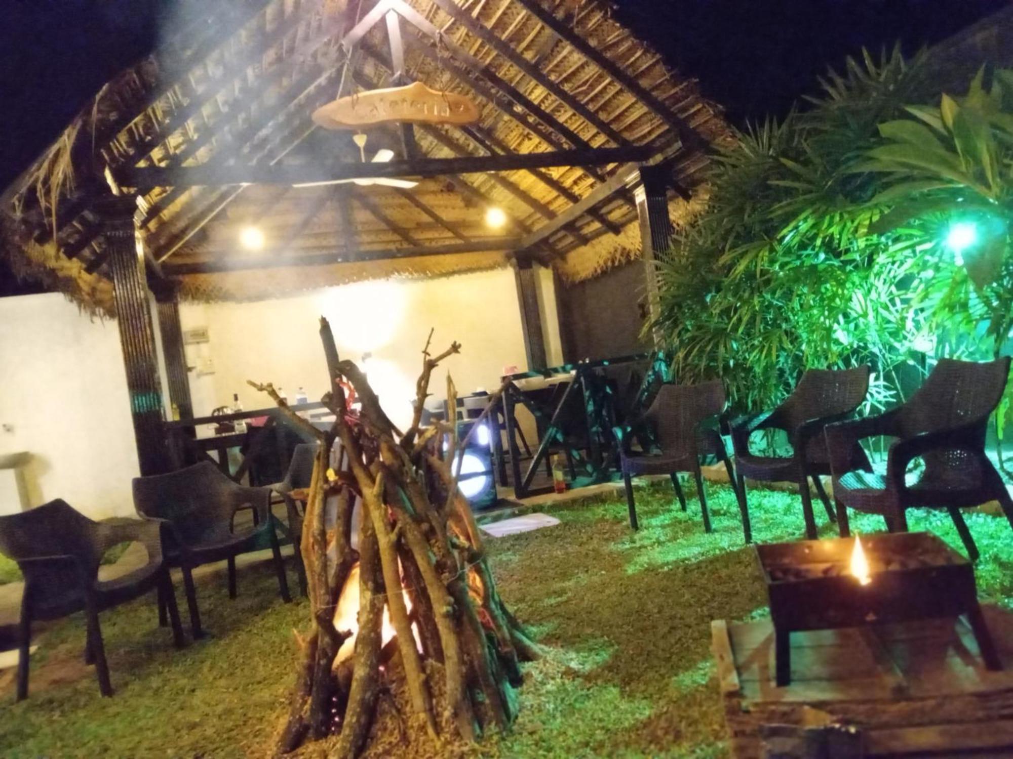 אודוואלאווה Elephant Park Family Bungalow מראה חיצוני תמונה