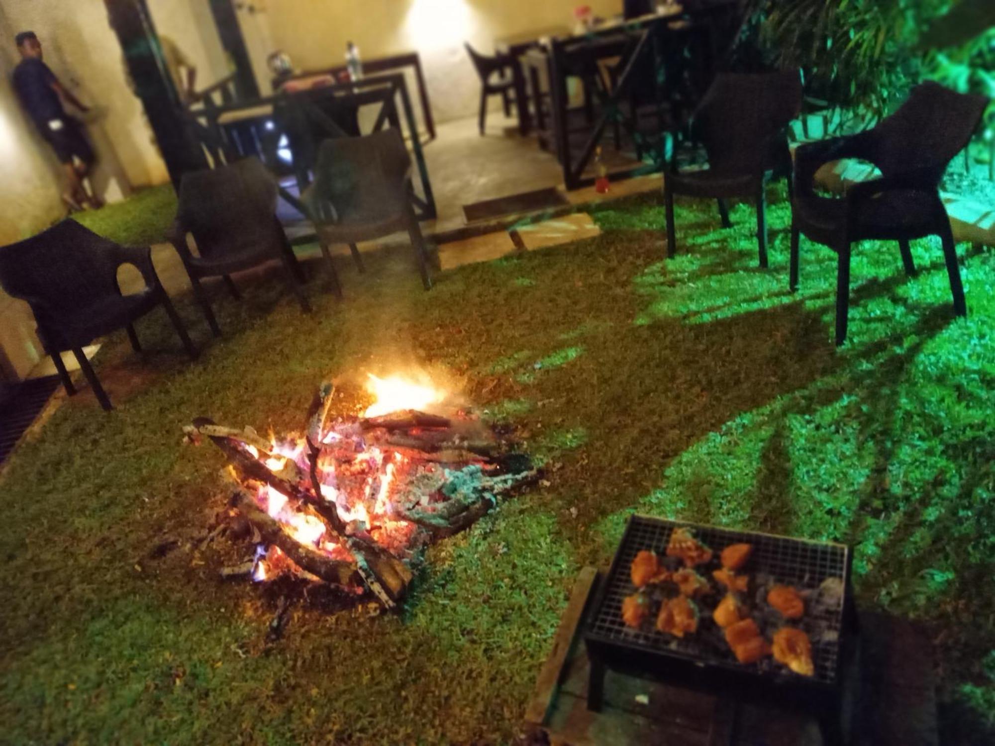 אודוואלאווה Elephant Park Family Bungalow מראה חיצוני תמונה